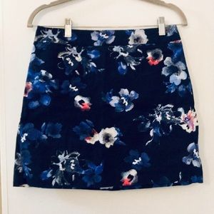 Flattering, office appropriate mini skirt